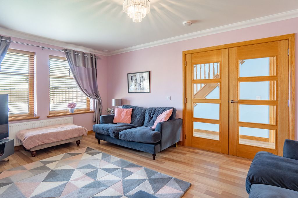 Property photo 3 of 42