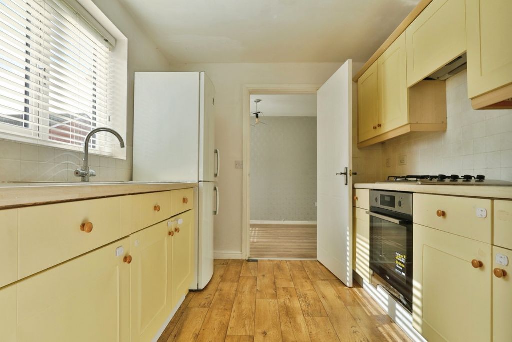 Property photo 2 of 18 4285904