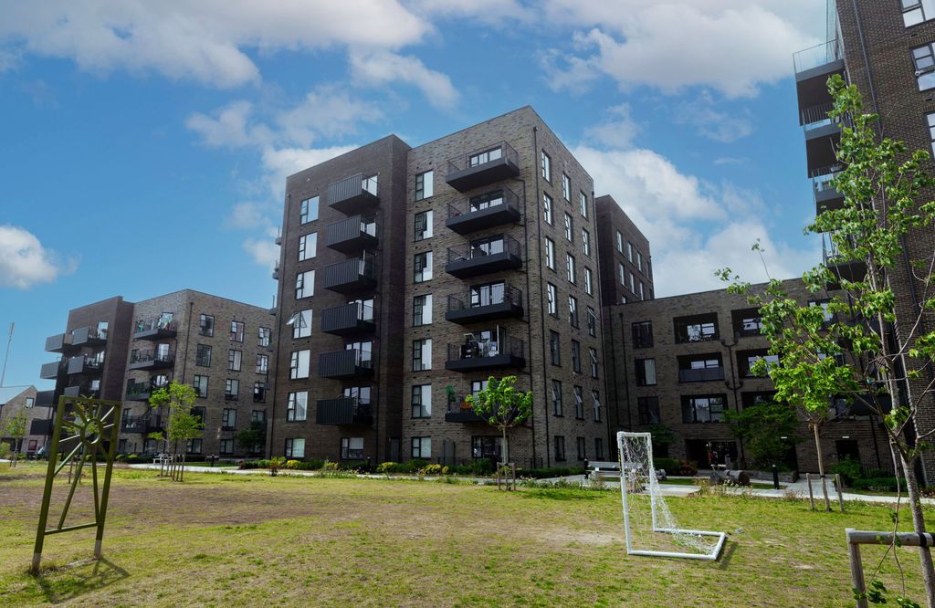 Property photo 1 of 11 18