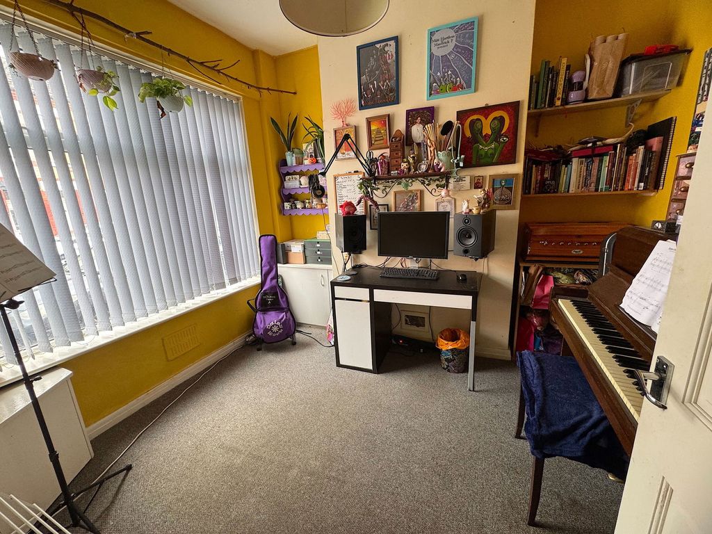 Property photo 2 of 18