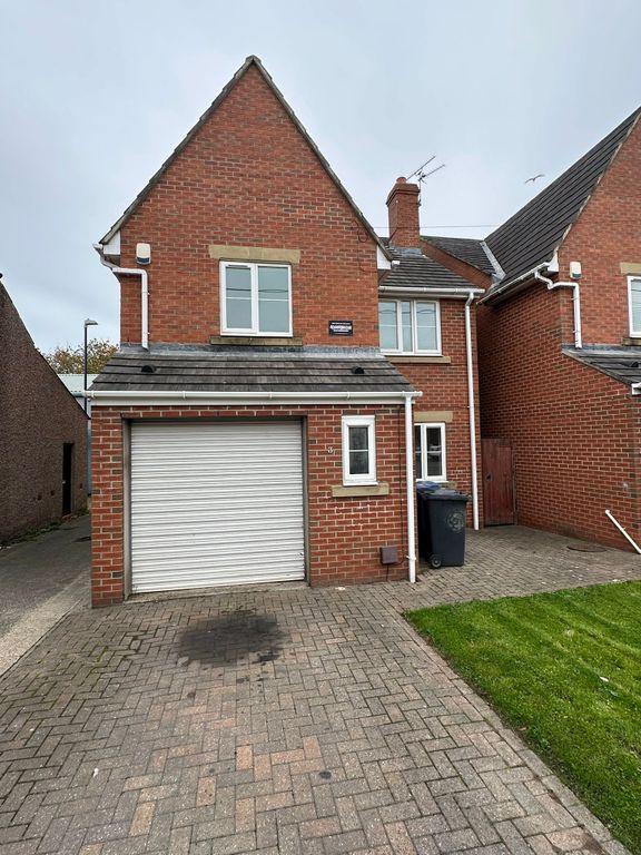 Property photo 2 of 17