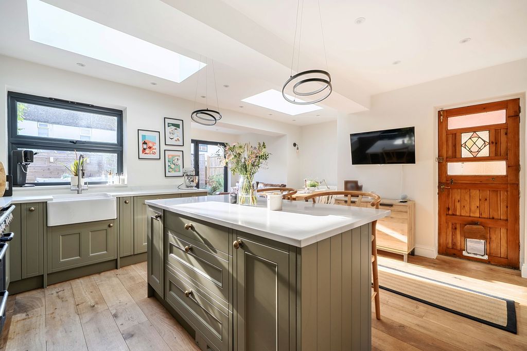 Property photo 2 of 14 Kitchen/Diner With Snug