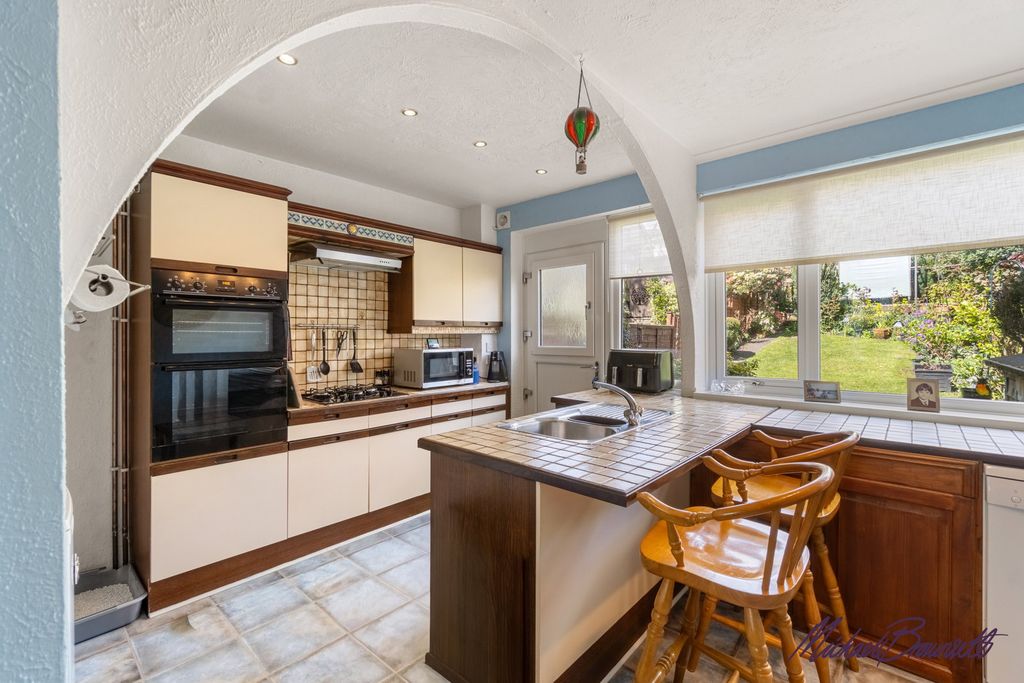 Property photo 3 of 23