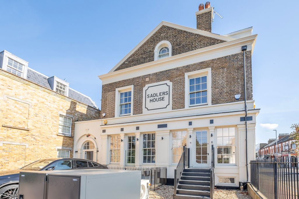 Property photo 2 of 14