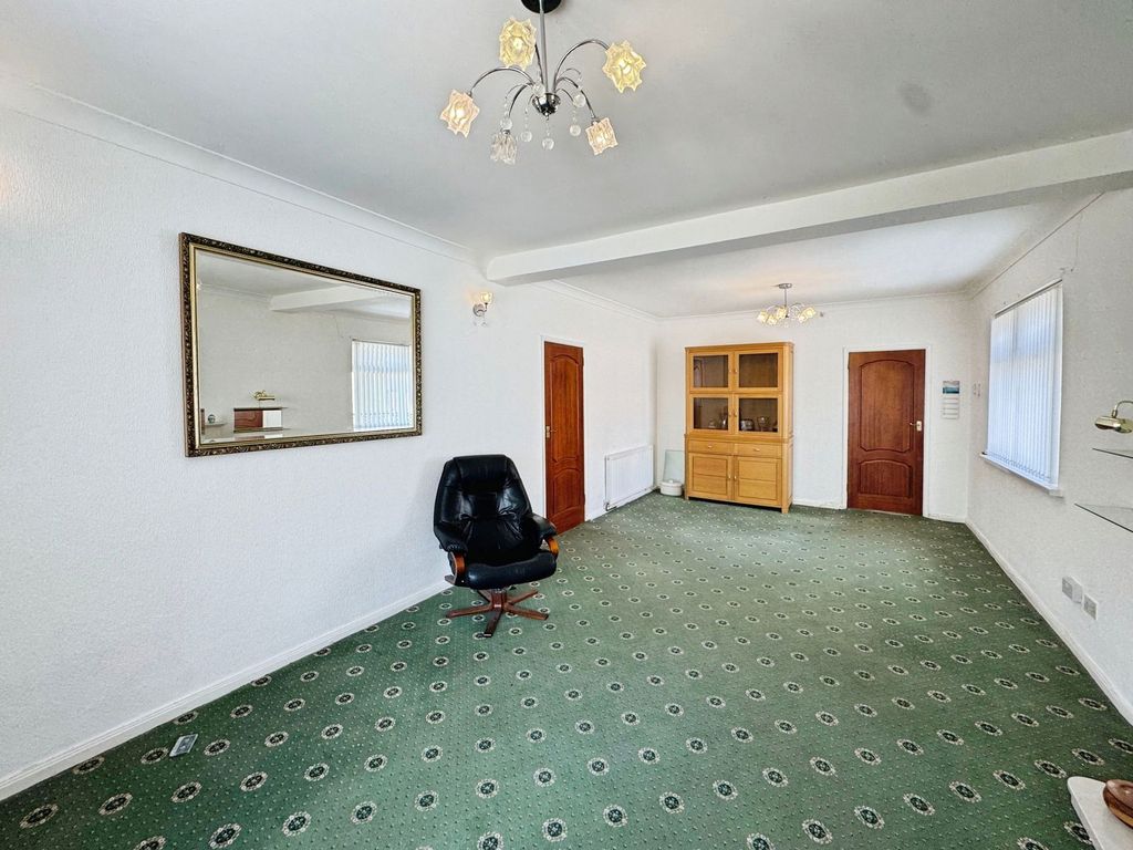 Property photo 3 of 25