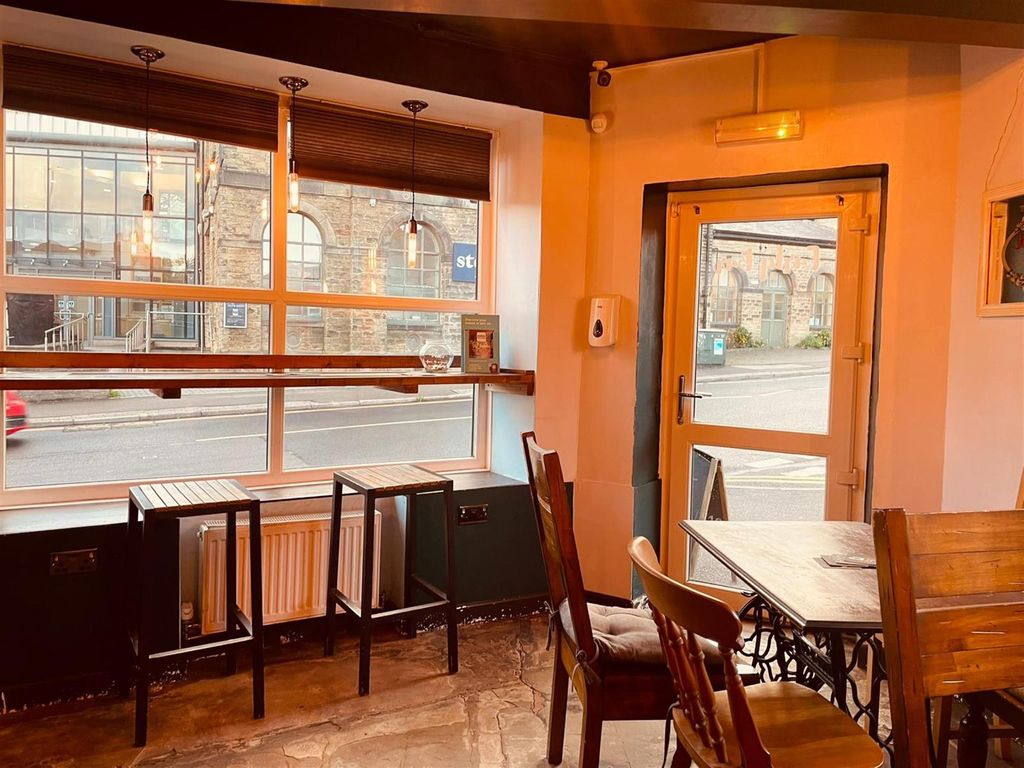 Property photo 3 of 7 Photo 2