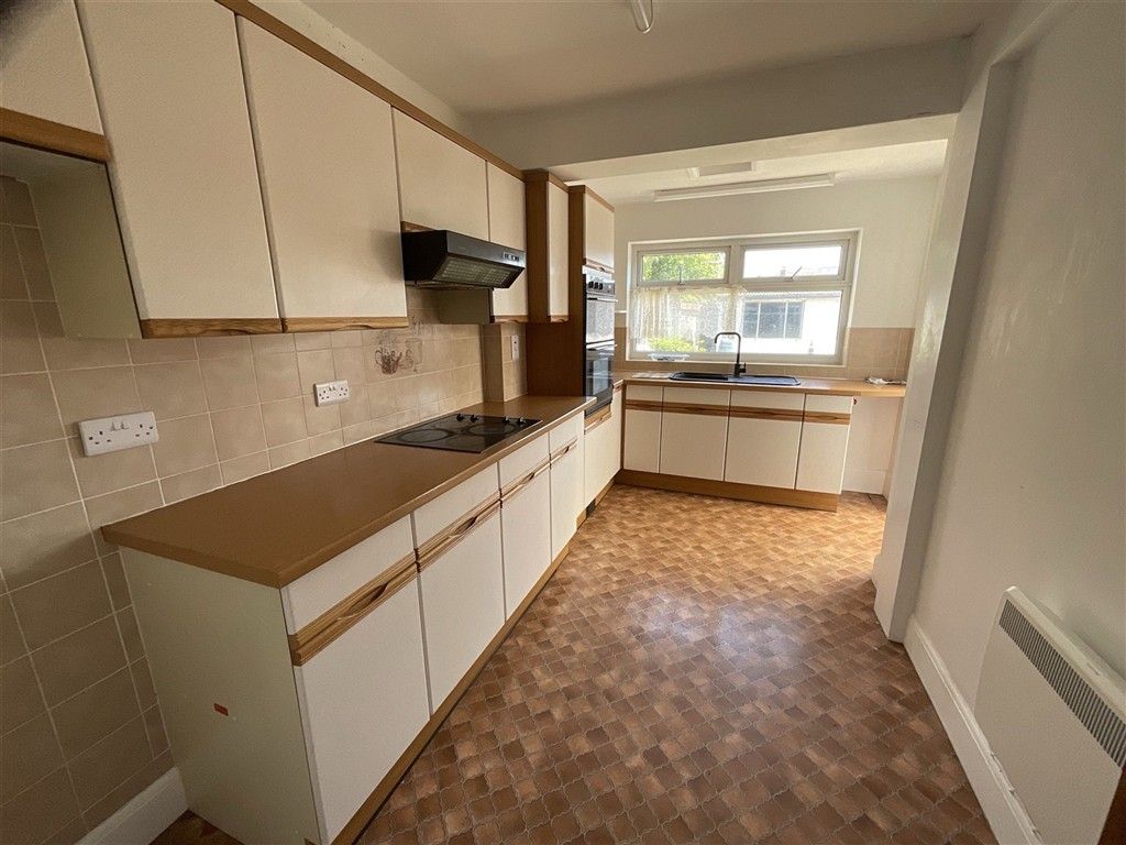 Property photo 1 of 14 Kitchen
