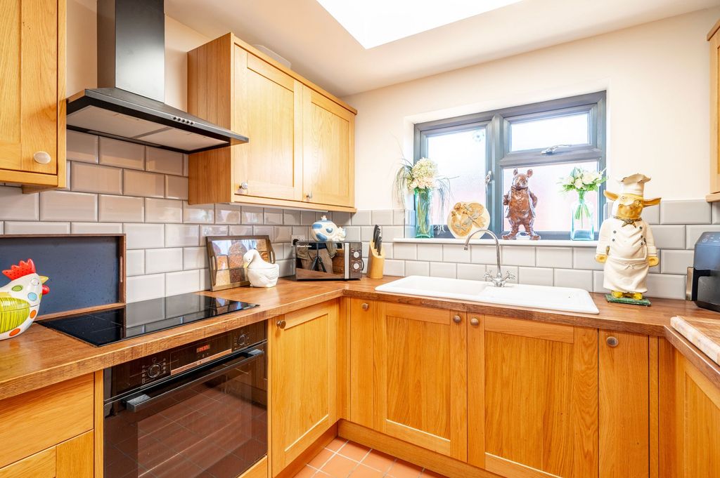 Property photo 3 of 18