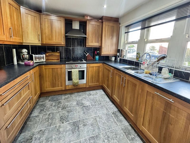 Property photo 3 of 10 Photo 11