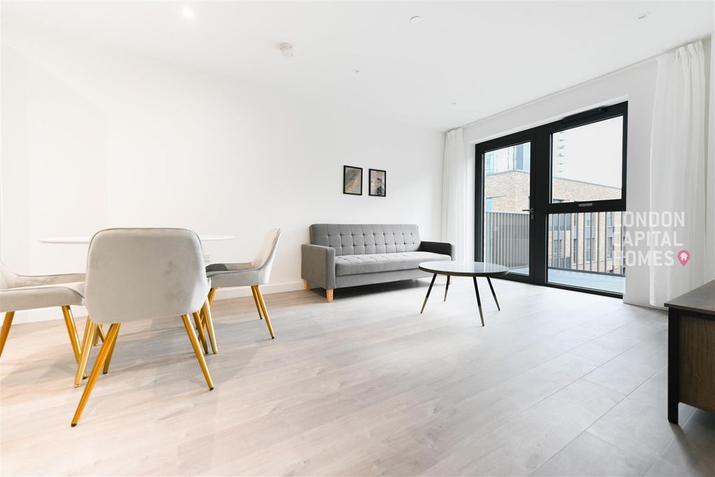 Property photo 2 of 17 1470-085.Jpg