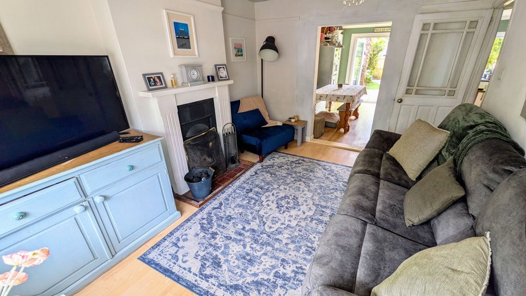 Property photo 3 of 11