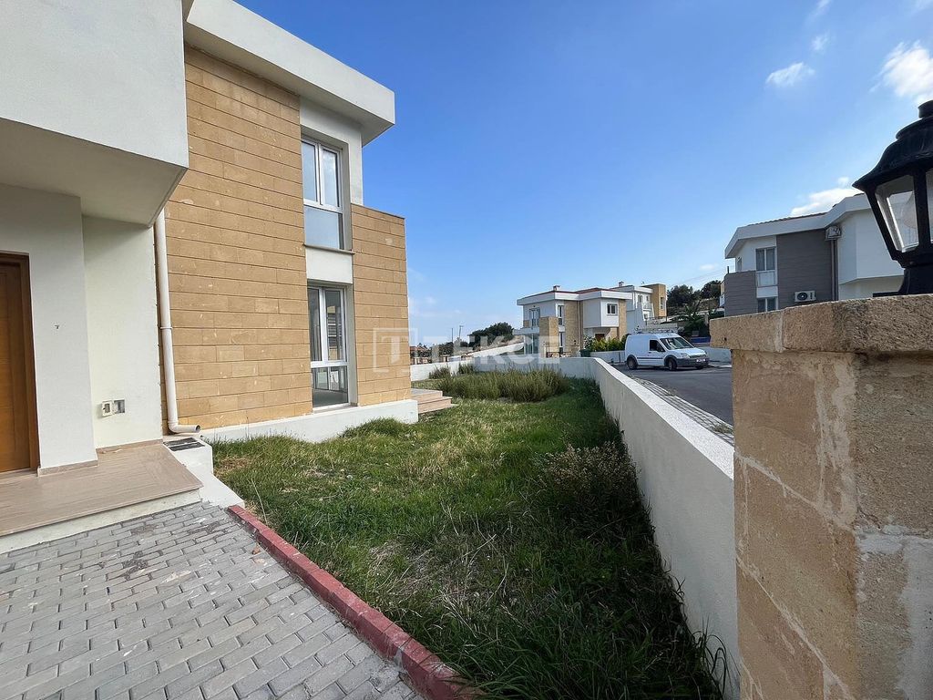 Property photo 3 of 17