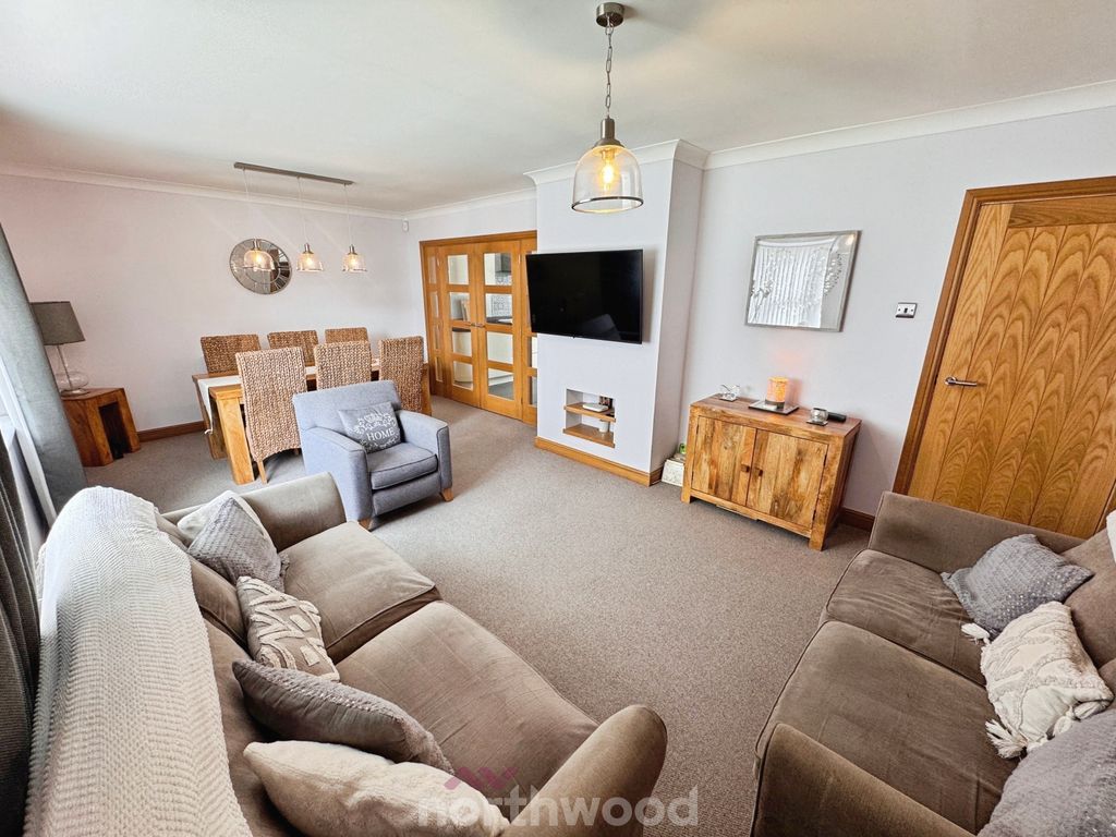 Property photo 3 of 26
