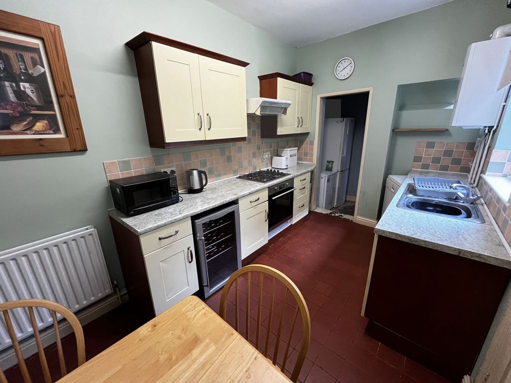 Property photo 3 of 14 Photo 4