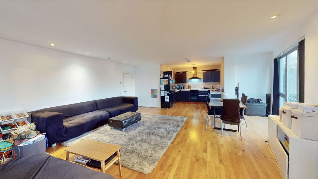 Property photo 3 of 18 Photo 3