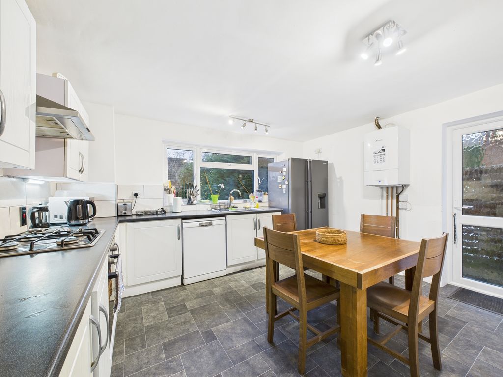 Property photo 3 of 21 Cam04018G0-Pr0400-Still029