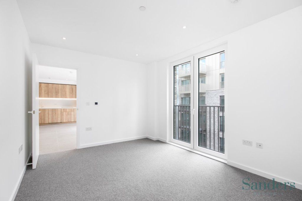 Property photo 2 of 27