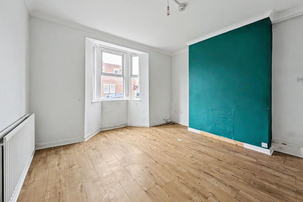 Property photo 3 of 18 87 Stratford Road, Newcastle Upon Tyne, Tyne And Wear, Ne6 5Pd