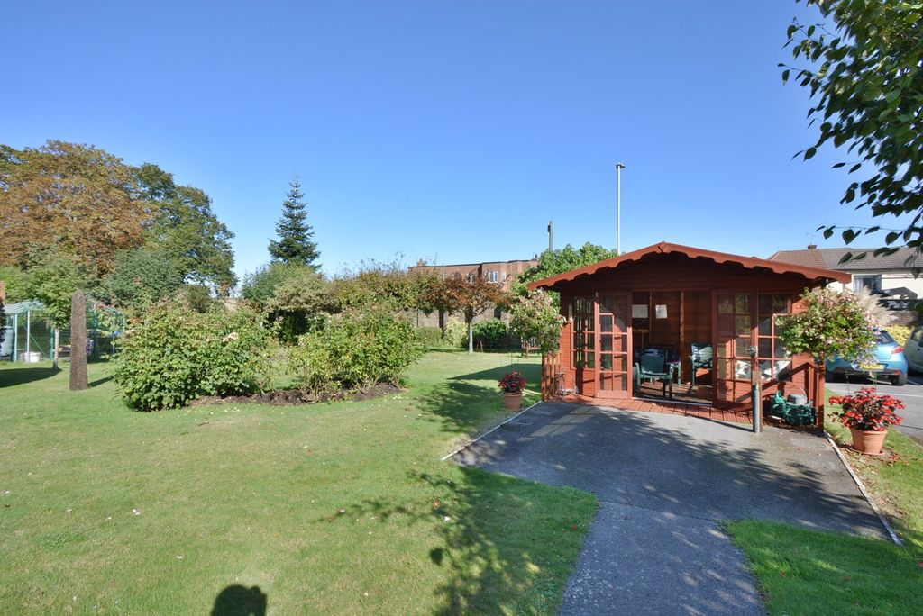Property photo 2 of 21