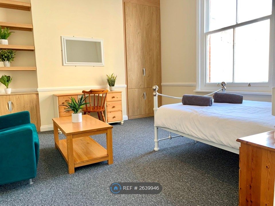 Property photo 3 of 17