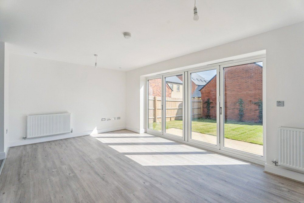 Property photo 3 of 7 Show Home