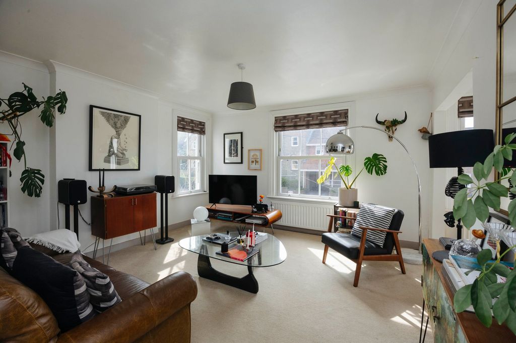 Property photo 2 of 22