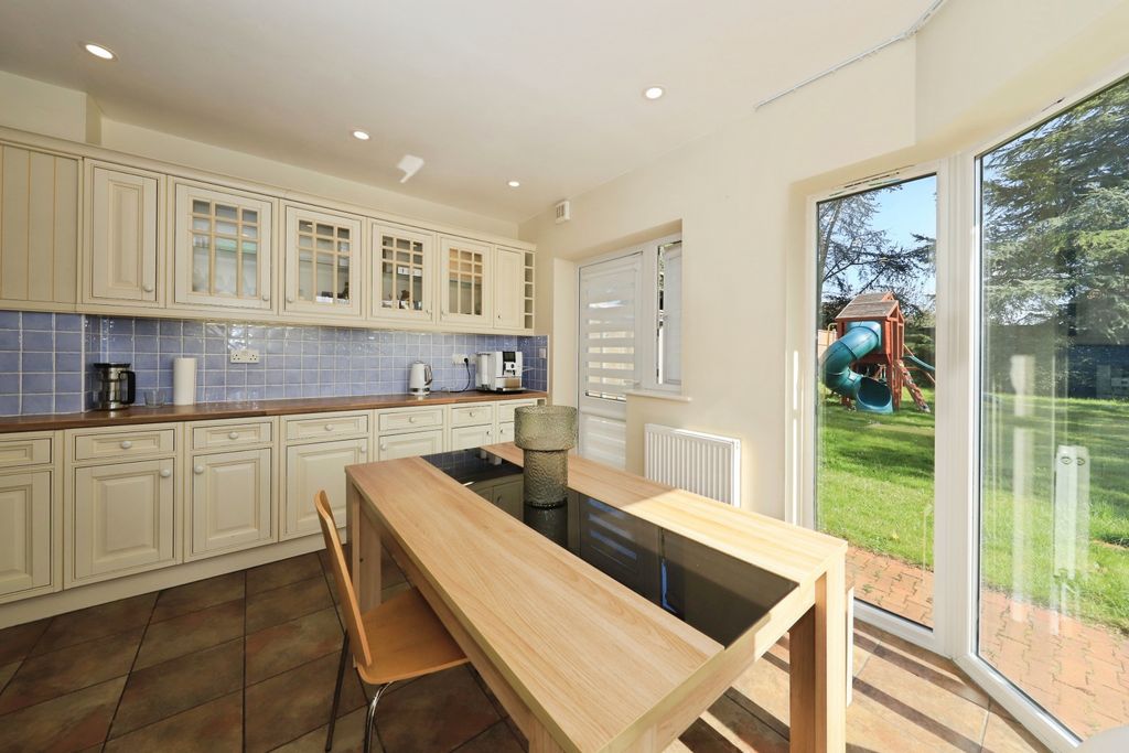 Property photo 3 of 21 Kitchen / Dining