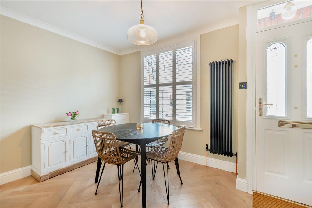 Property photo 3 of 15 8653260-Interior03.Jpg