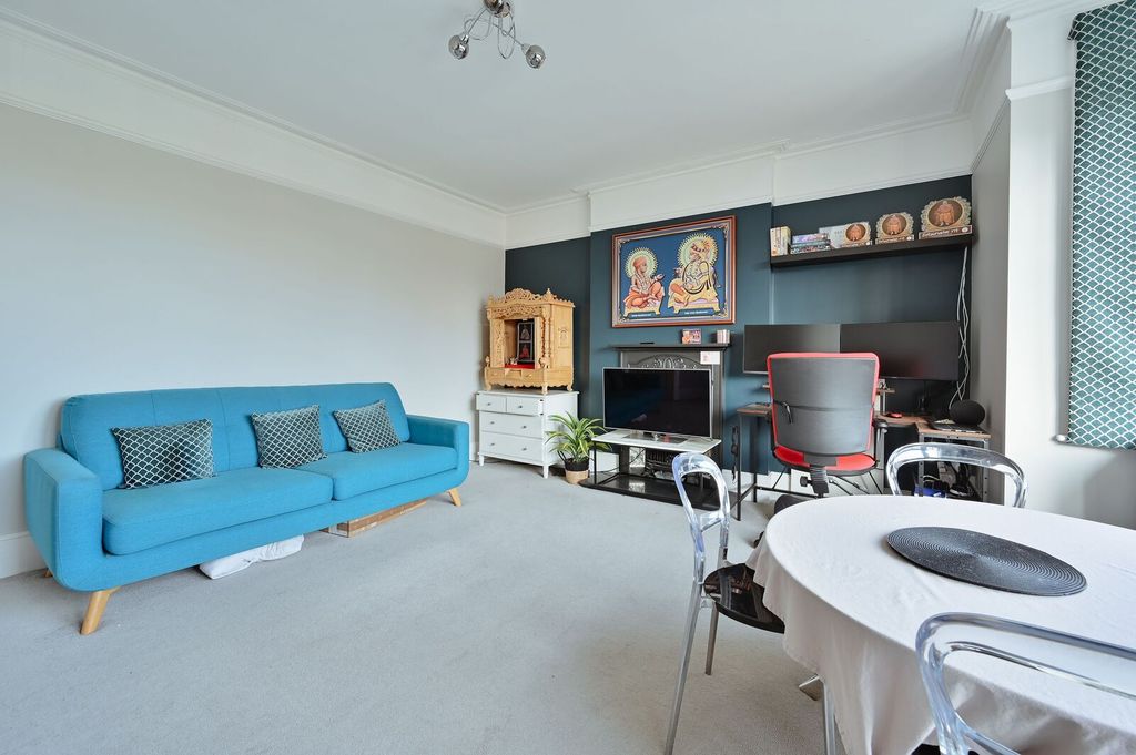Property photo 2 of 11