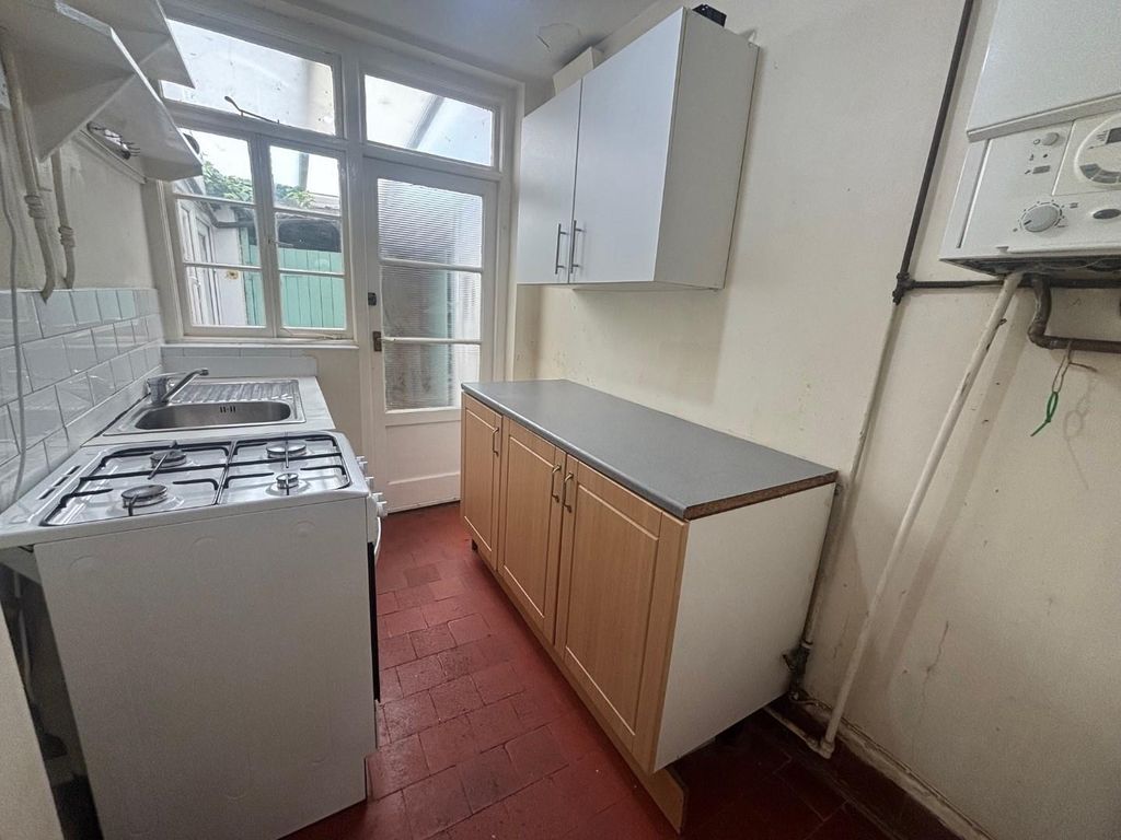 Property photo 3 of 12 Kitchen.Jpg