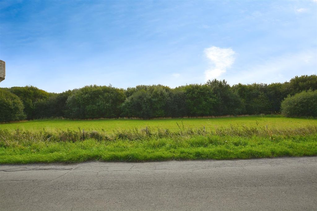 Property photo 1 of 7 Land