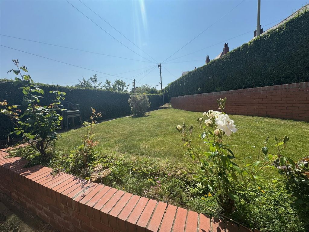 Property photo 3 of 15 Garden 2.Jpg
