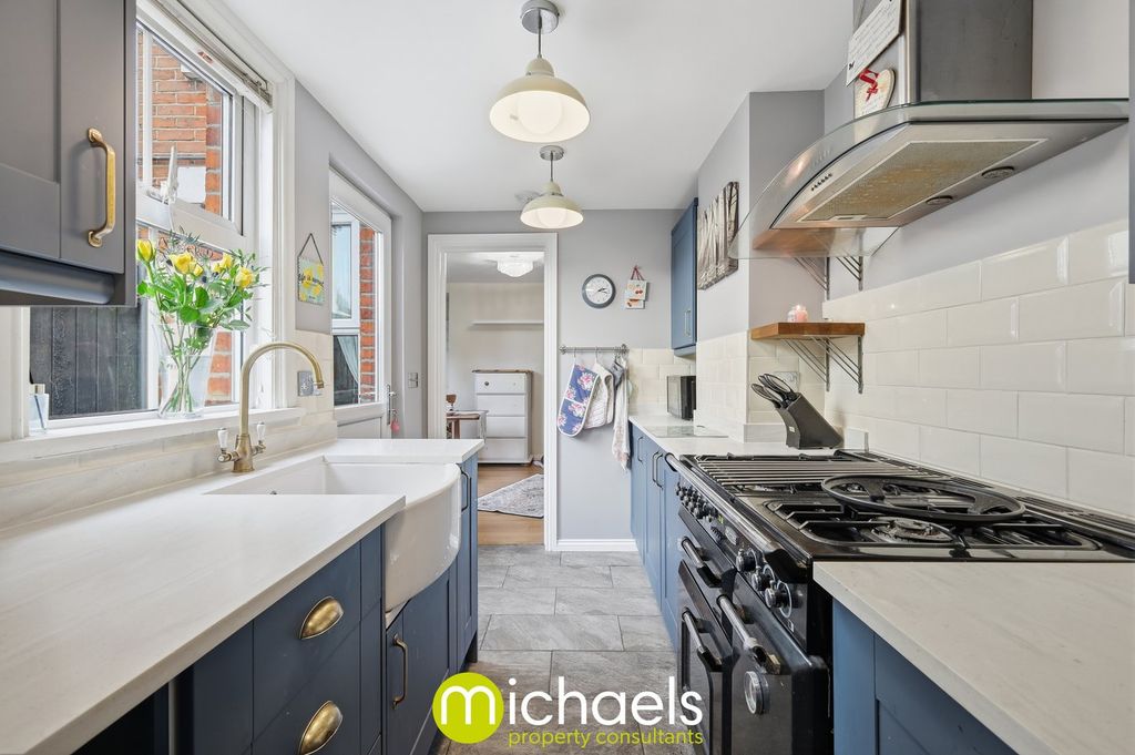 Property photo 3 of 17