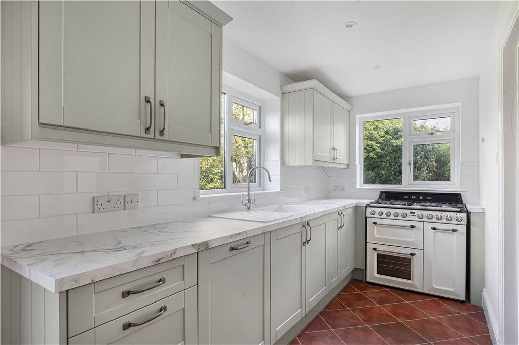 Property photo 3 of 20 Kitchen