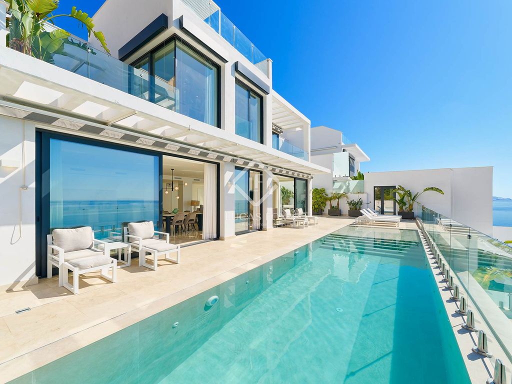 Property photo 1 of 44