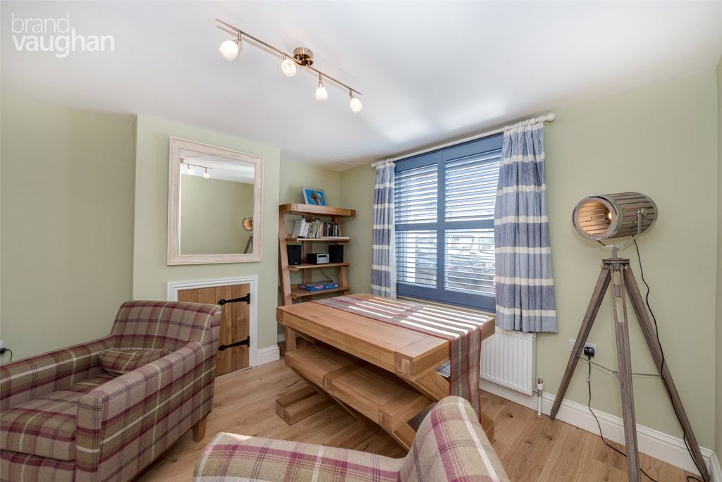 Property photo 2 of 13 Picture 2