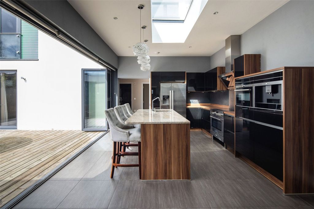 Property photo 2 of 14 Kitchen/Dining