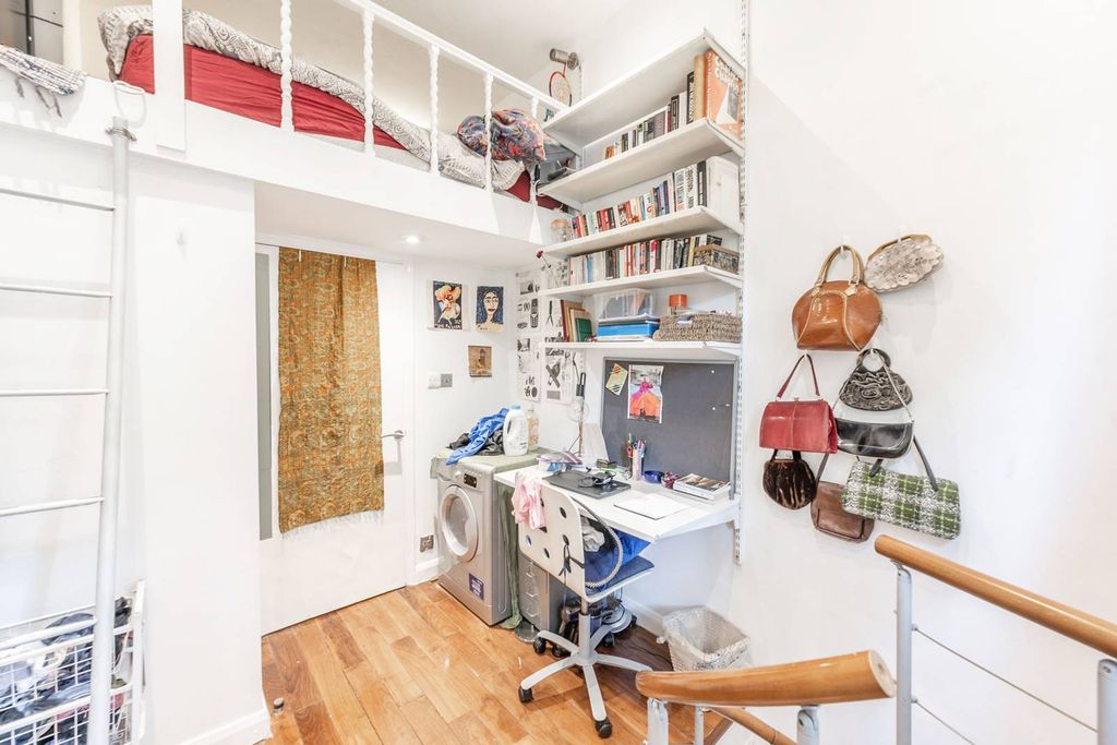 Property photo 3 of 6