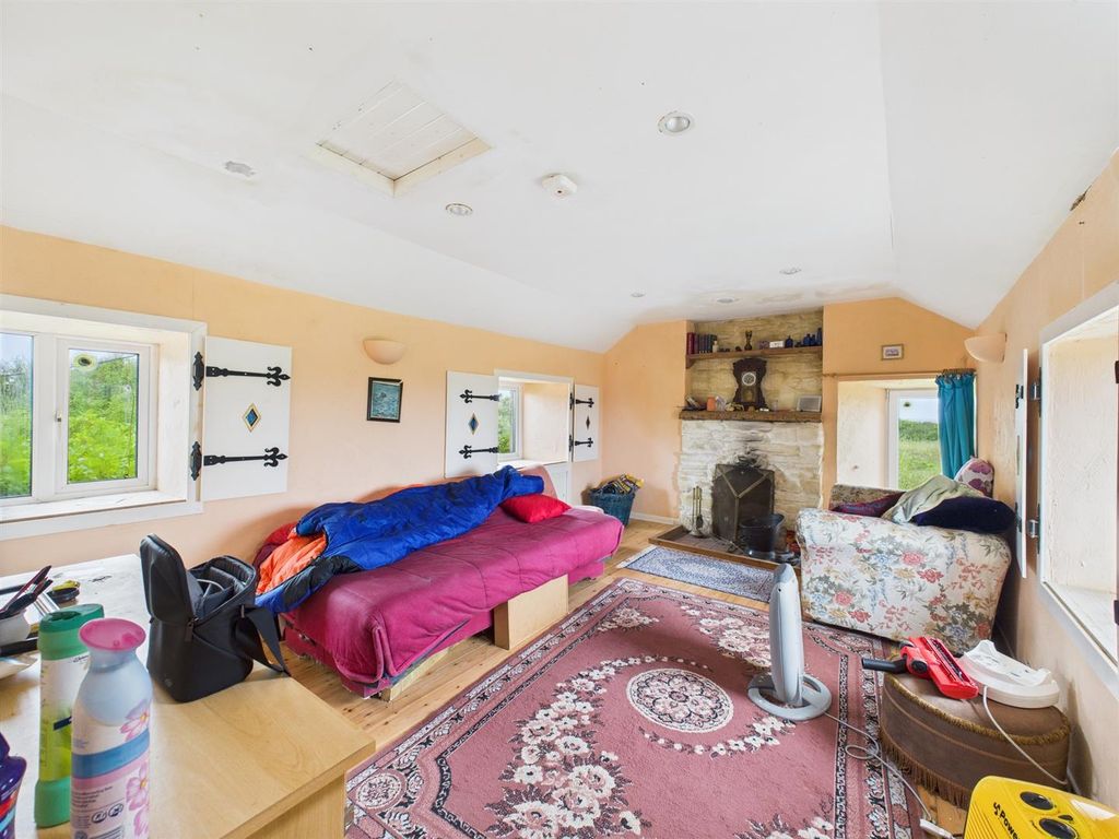 Property photo 2 of 14