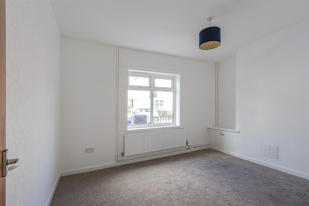 Property photo 2 of 19 Lewis Street 33-7.Jpg