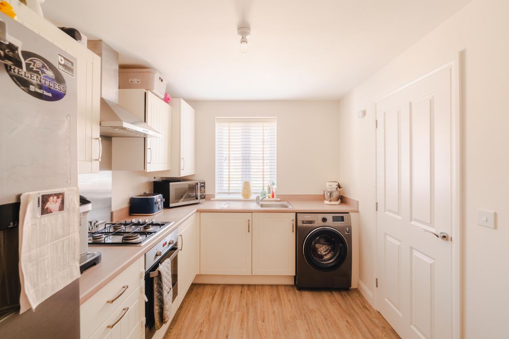 Property photo 3 of 16 15