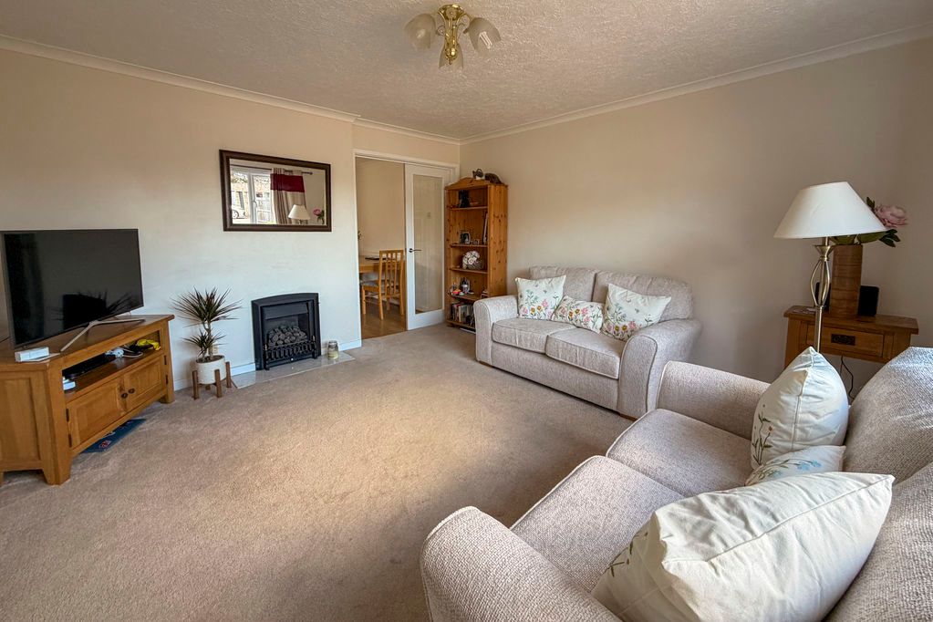 Property photo 3 of 37 Sitting Room