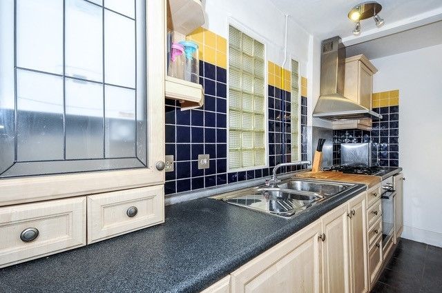 Property photo 2 of 11 Kitchen