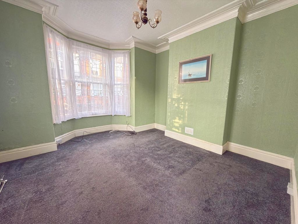 Property photo 2 of 10 Lounge