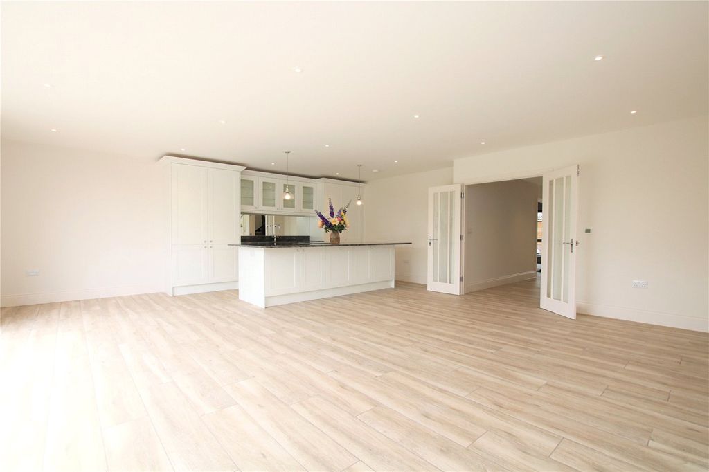 Property photo 2 of 14 Picture No. 09