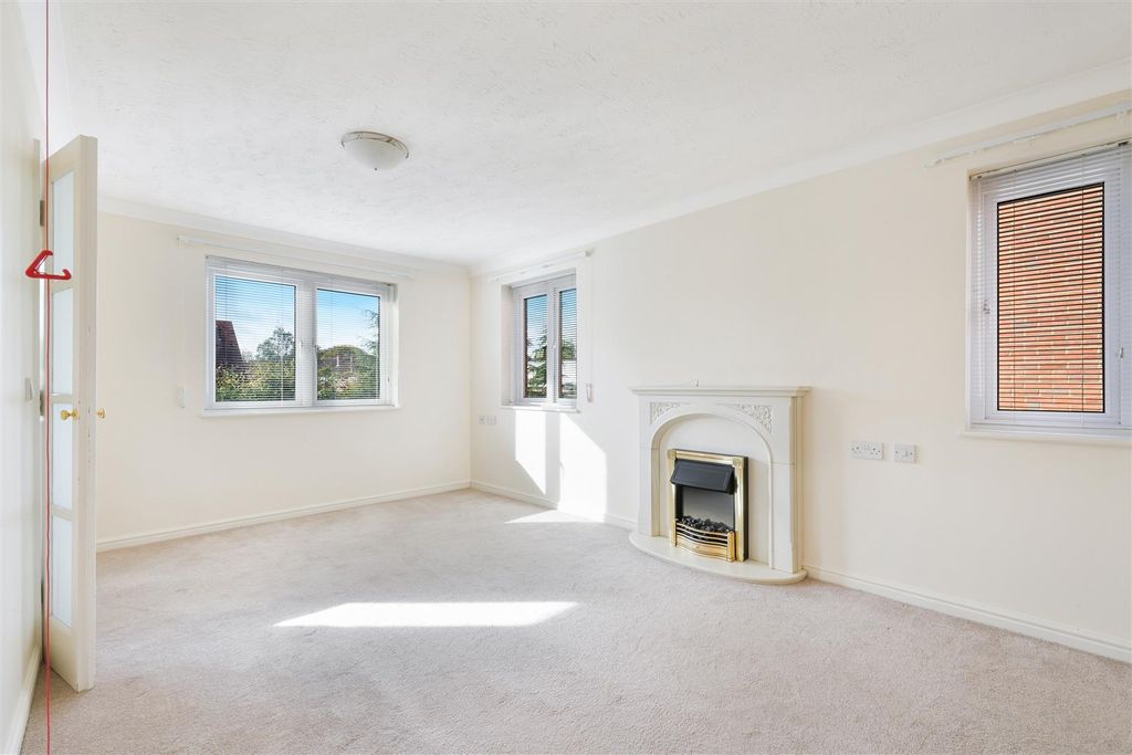 Property photo 2 of 14 Greenwood Court (1).Jpg