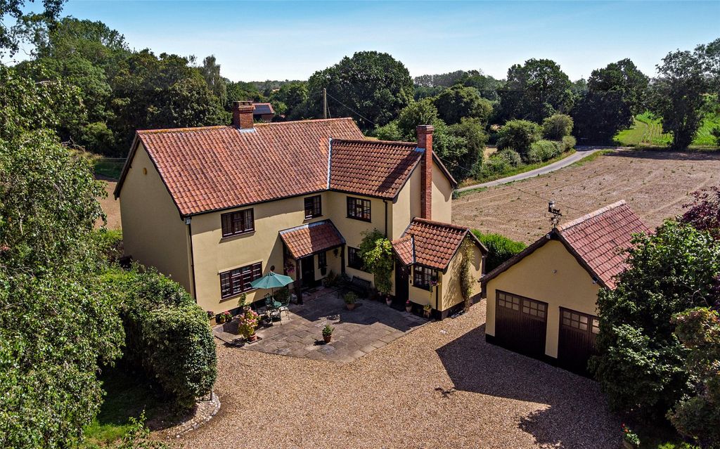 Property photo 2 of 19 Faulgate Farm