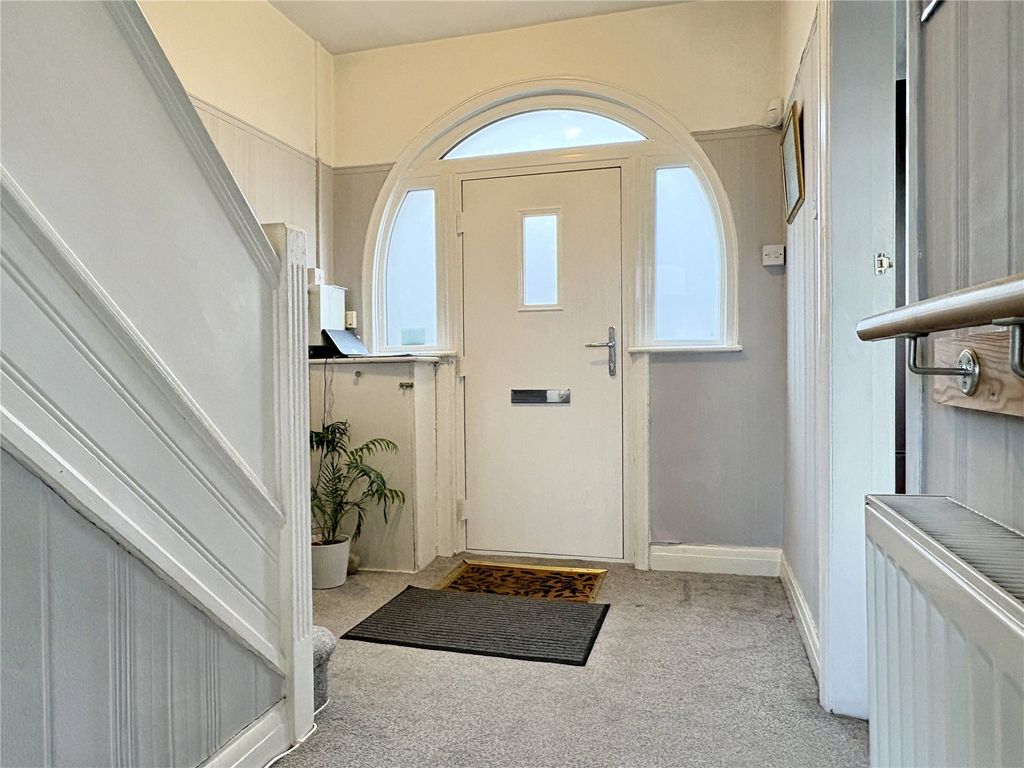Property photo 2 of 14 Entrance Hallway