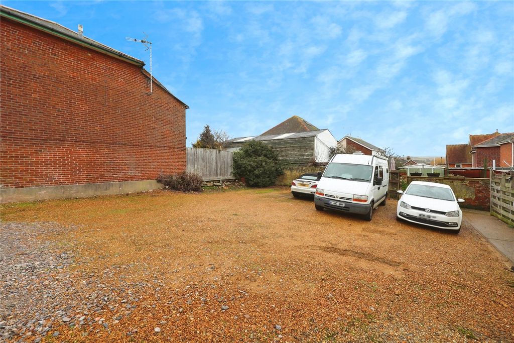 Property photo 2 of 11 Picture No. 20