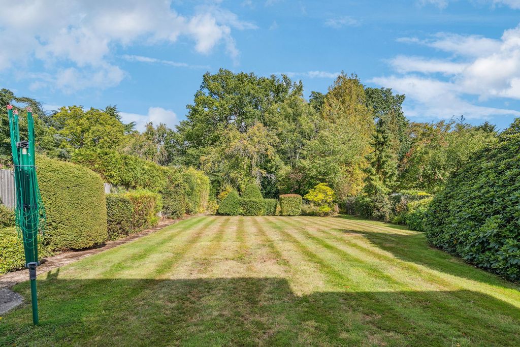 Property photo 2 of 25